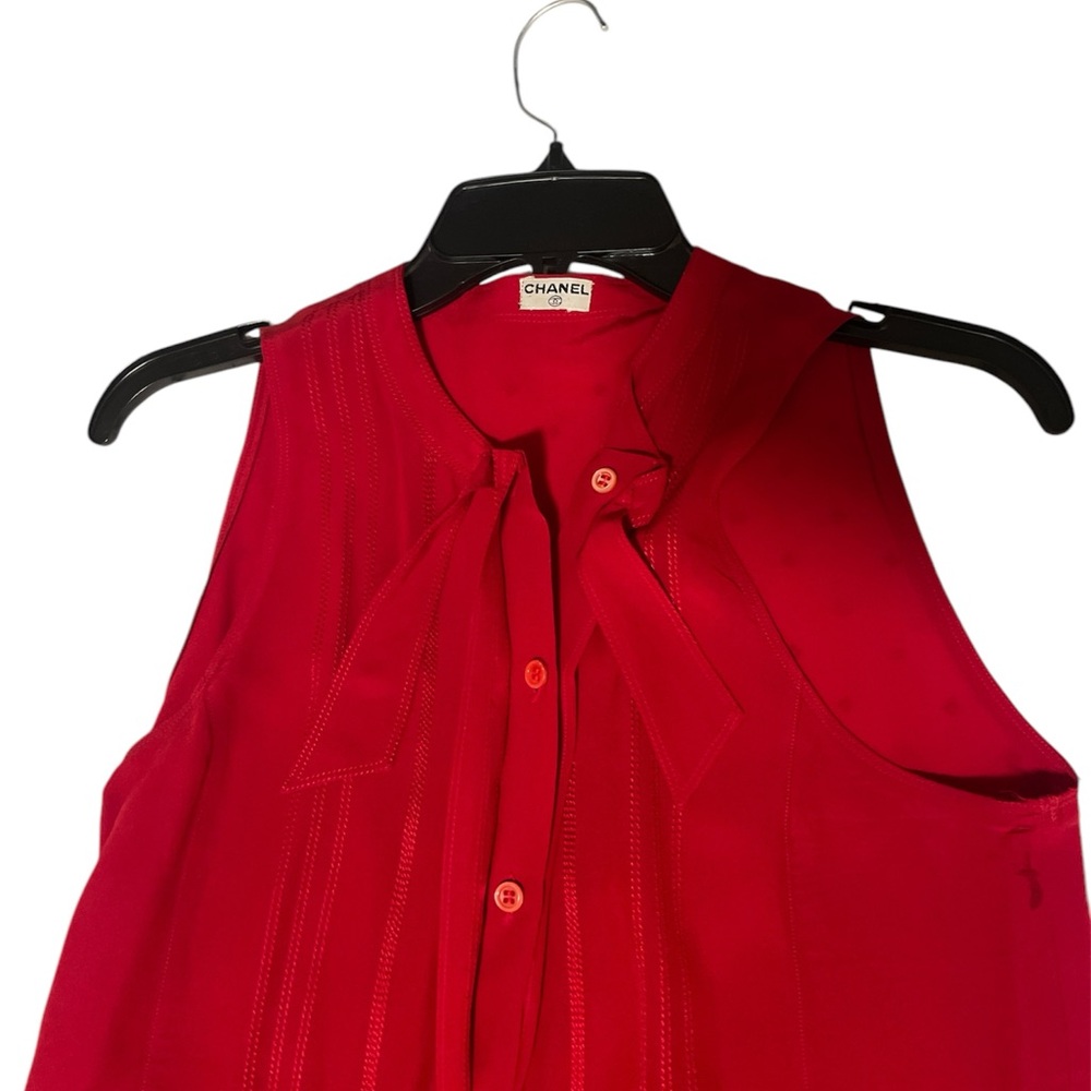Chanel Red Sleeveless Top